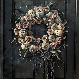 Gothic Skull Wreath with Chain