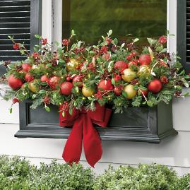 Holiday Tradition Cordless Window Box Filler